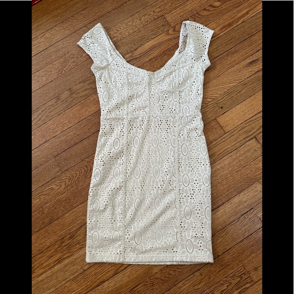 Forever 21 dress beige cut out pattern brand new sz small